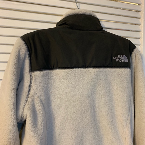 Women’s north face Denali luxe jacket  - small - Picture 4 of 4